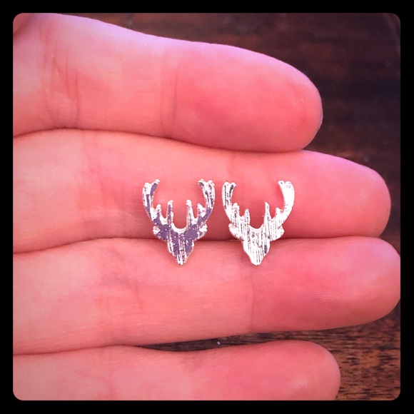Jewelry - 🦌Deer Head Earrings🦌